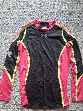 Under Armour Black Pink Long Sleeve Performance Top M